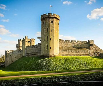 Warwick Castle featured compressed Warwick Castle featured compressed